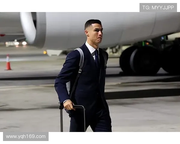 足球球星西服入场引领时尚潮流 彰显个人风格与运动精神的完美结合