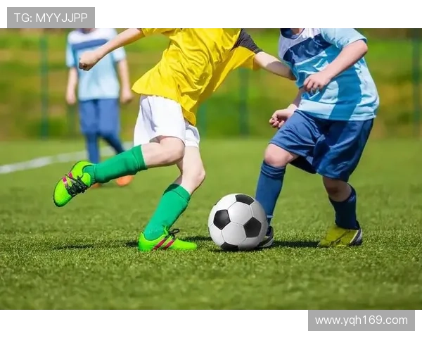 那些在绿茵场上低调奉献却鲜少出现在镜头前的足球明星们